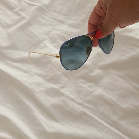 Authentic Ray-Ban Baby Blue Aviators - Picture 5 of 5
